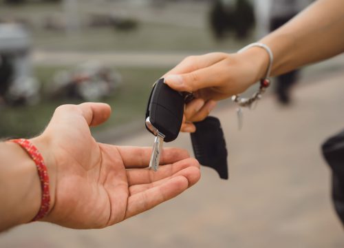 pass the key from the machine from hand to hand